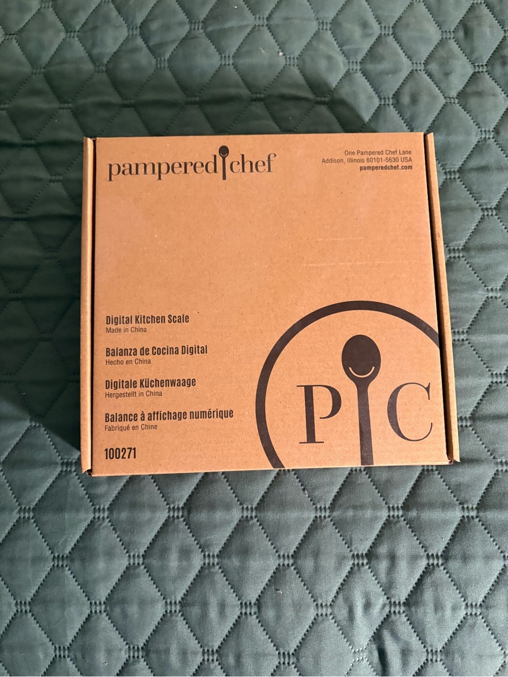 Brand-New Pampered Chef Digital Kitchen Scale (#100271) in its original box.